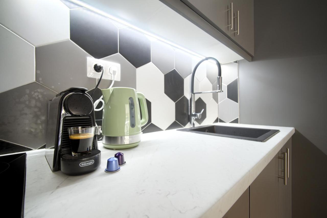 Majestic Flat With Huge Terrace In The City Center Афины Экстерьер фото